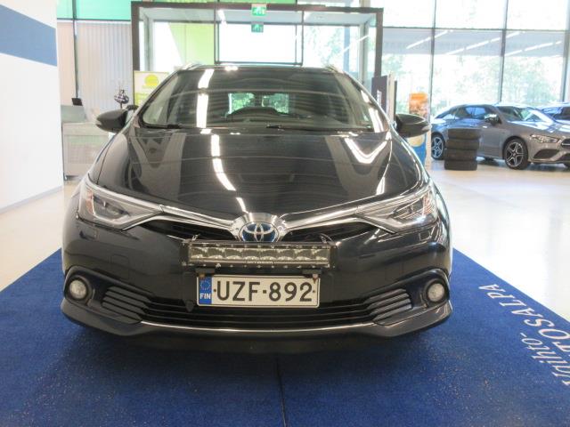 TOYOTA Auris 2015