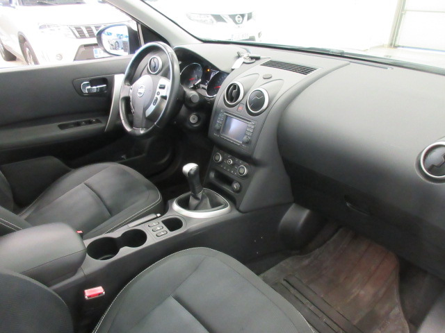 NISSAN Qashqai 2010