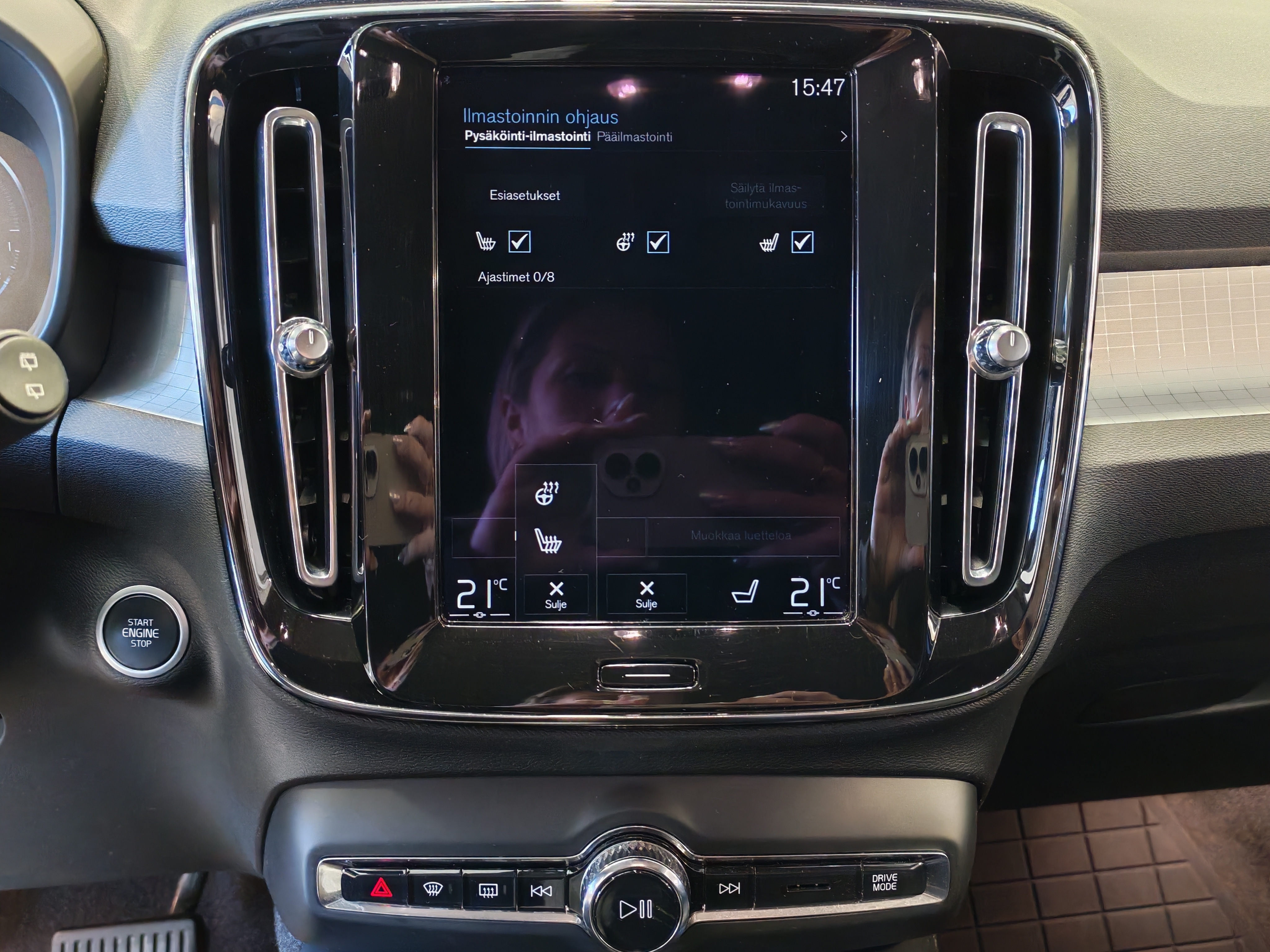 VOLVO XC40 2021