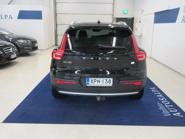 VOLVO XC40 2021