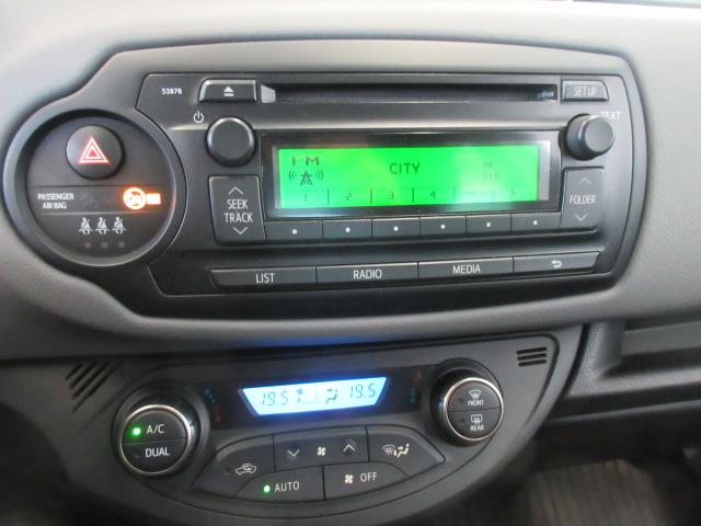 TOYOTA Yaris 2016