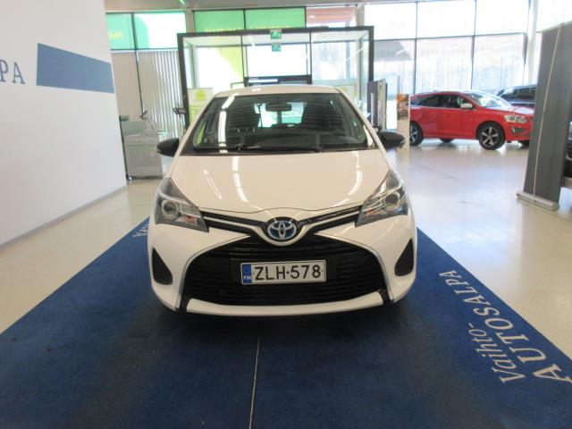 TOYOTA Yaris 2016