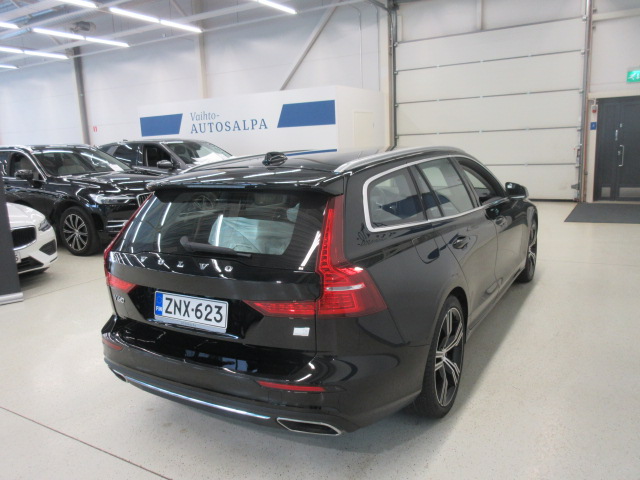 VOLVO V60 2022