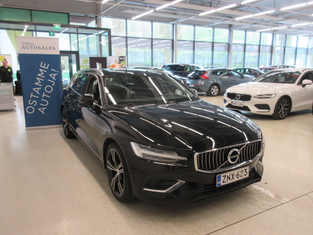 VOLVO V60 2022