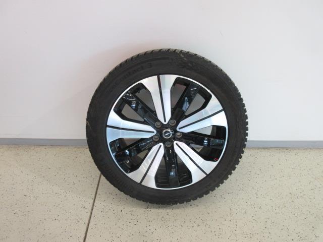 VOLVO C40 2023