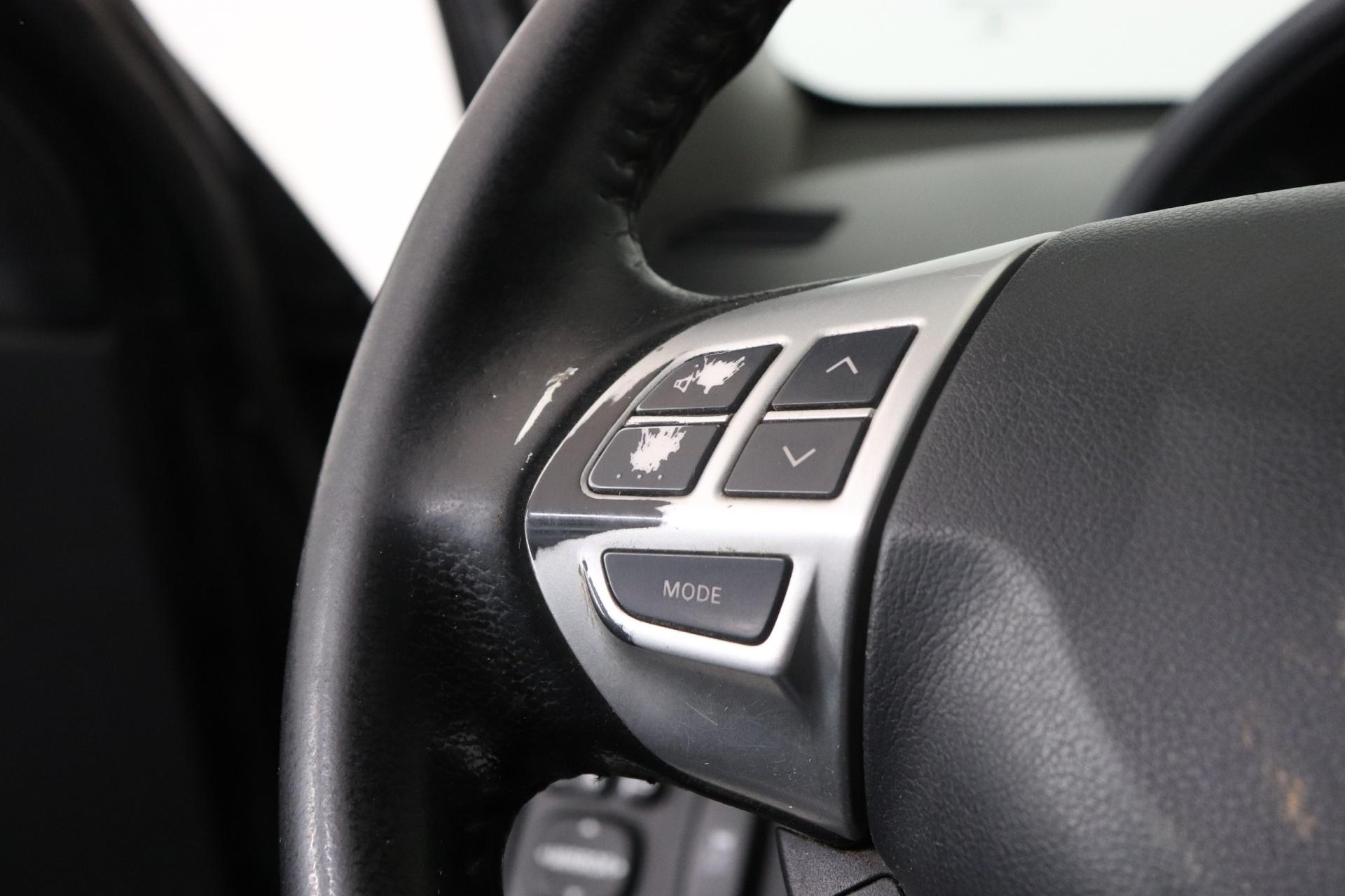 MITSUBISHI L200 2014