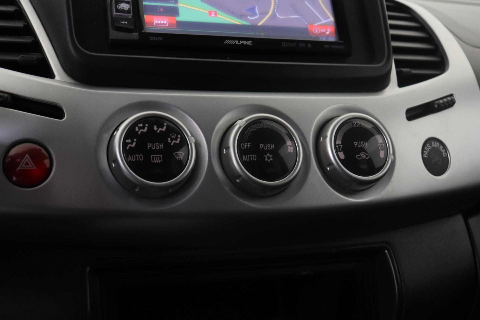 MITSUBISHI L200 2014