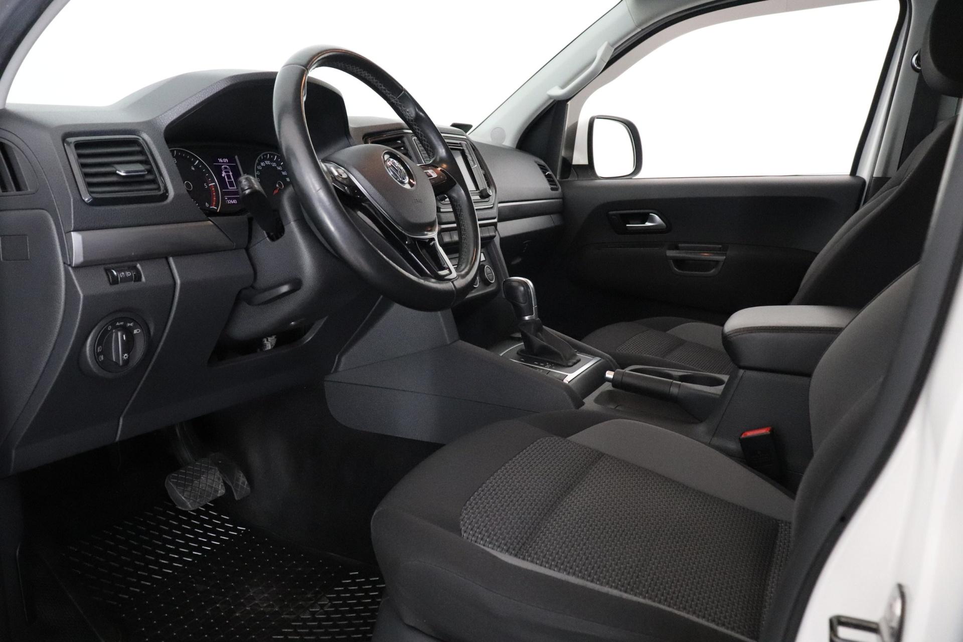VOLKSWAGEN Amarok 2016