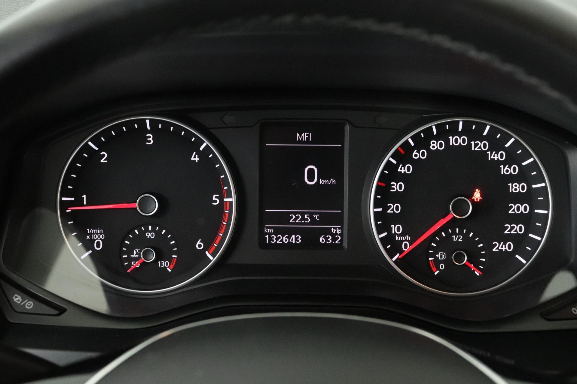 VOLKSWAGEN Amarok 2016