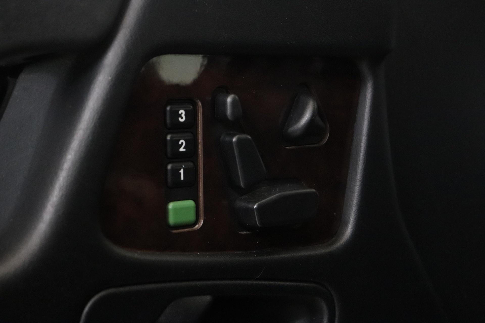 MERCEDES-BENZ G 2002