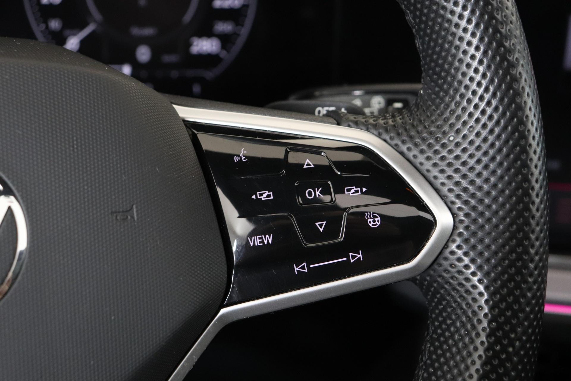 VOLKSWAGEN Touareg 2021