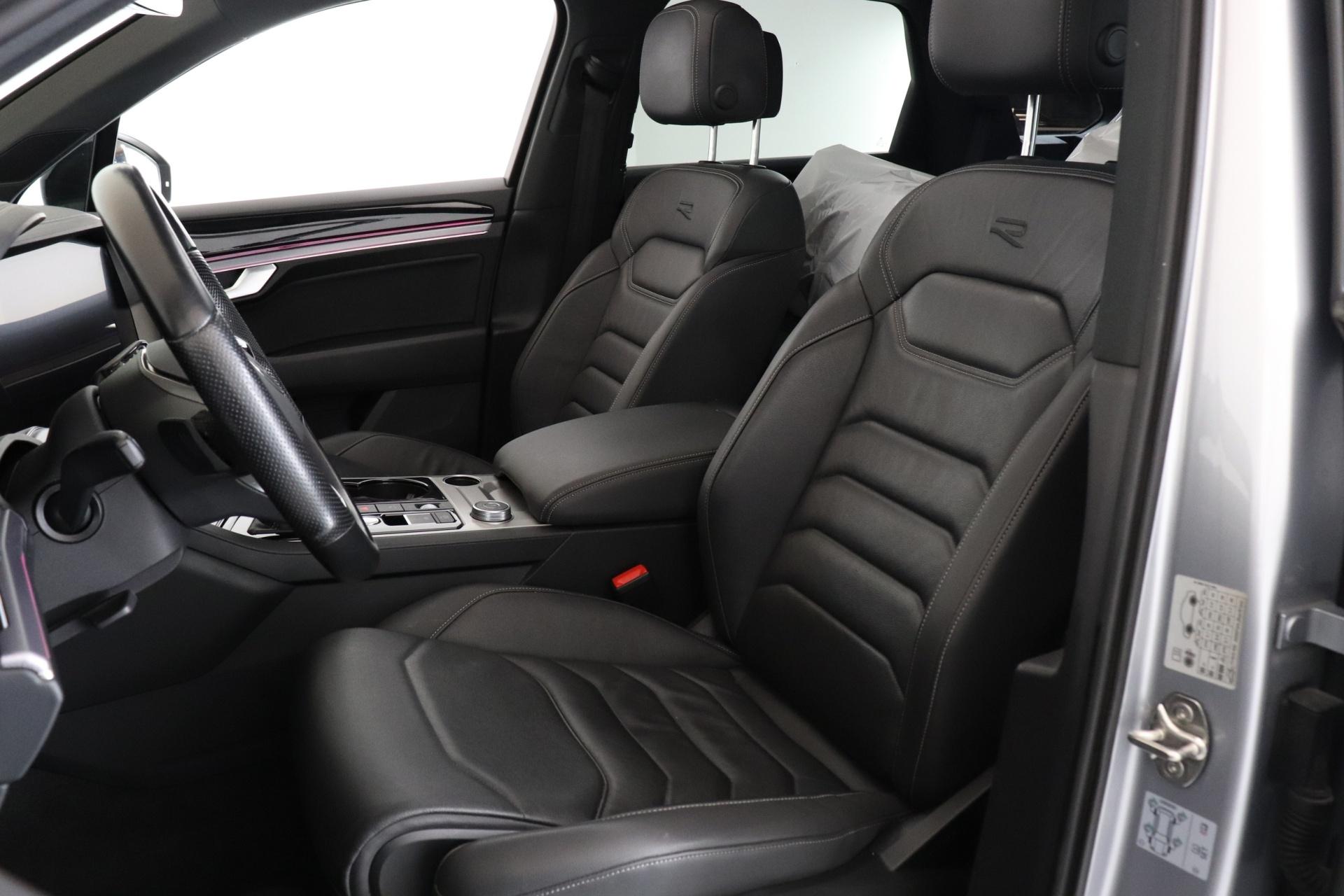 VOLKSWAGEN Touareg 2021