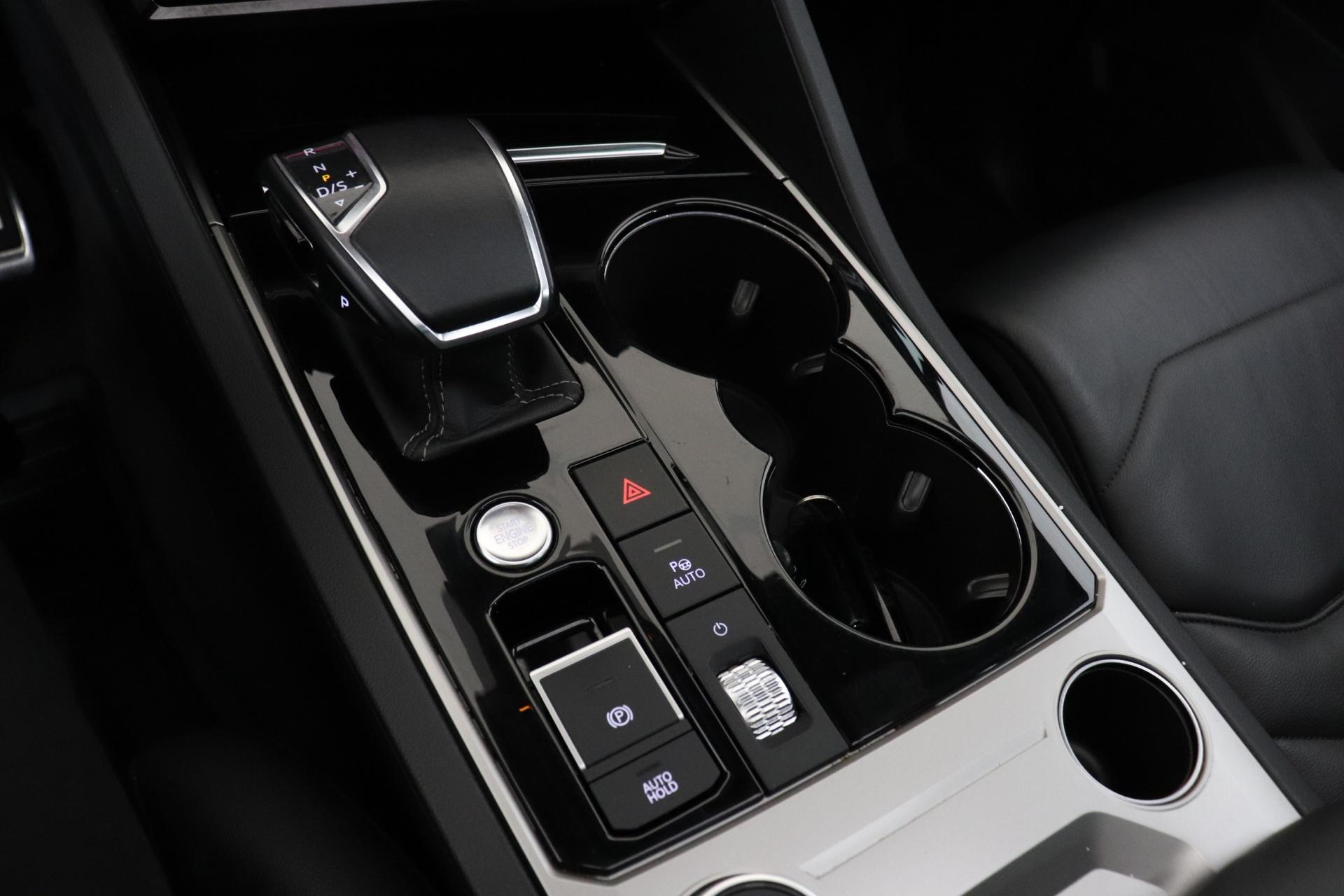 VOLKSWAGEN Touareg 2021