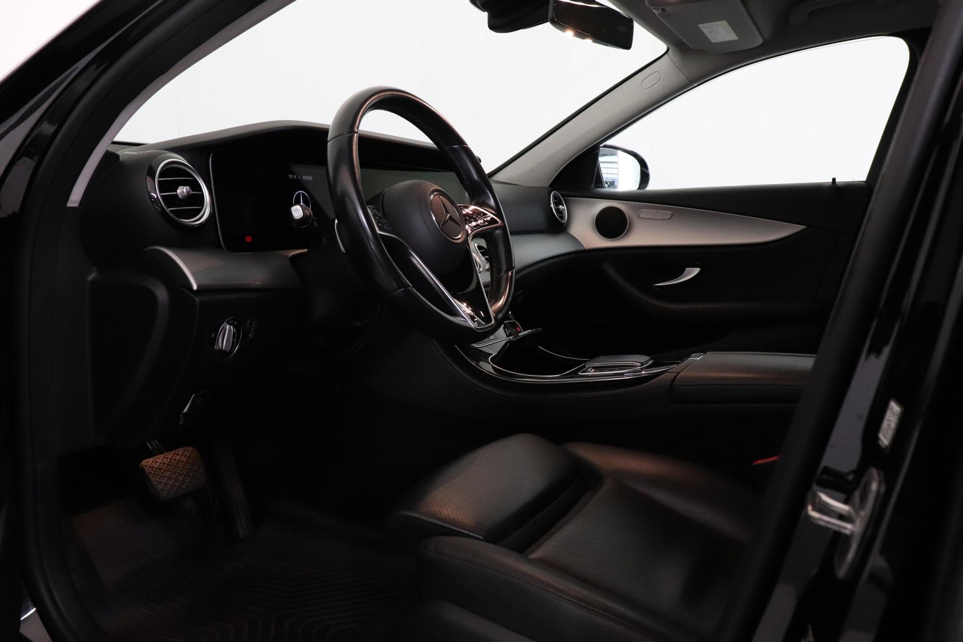 MERCEDES-BENZ E 2022