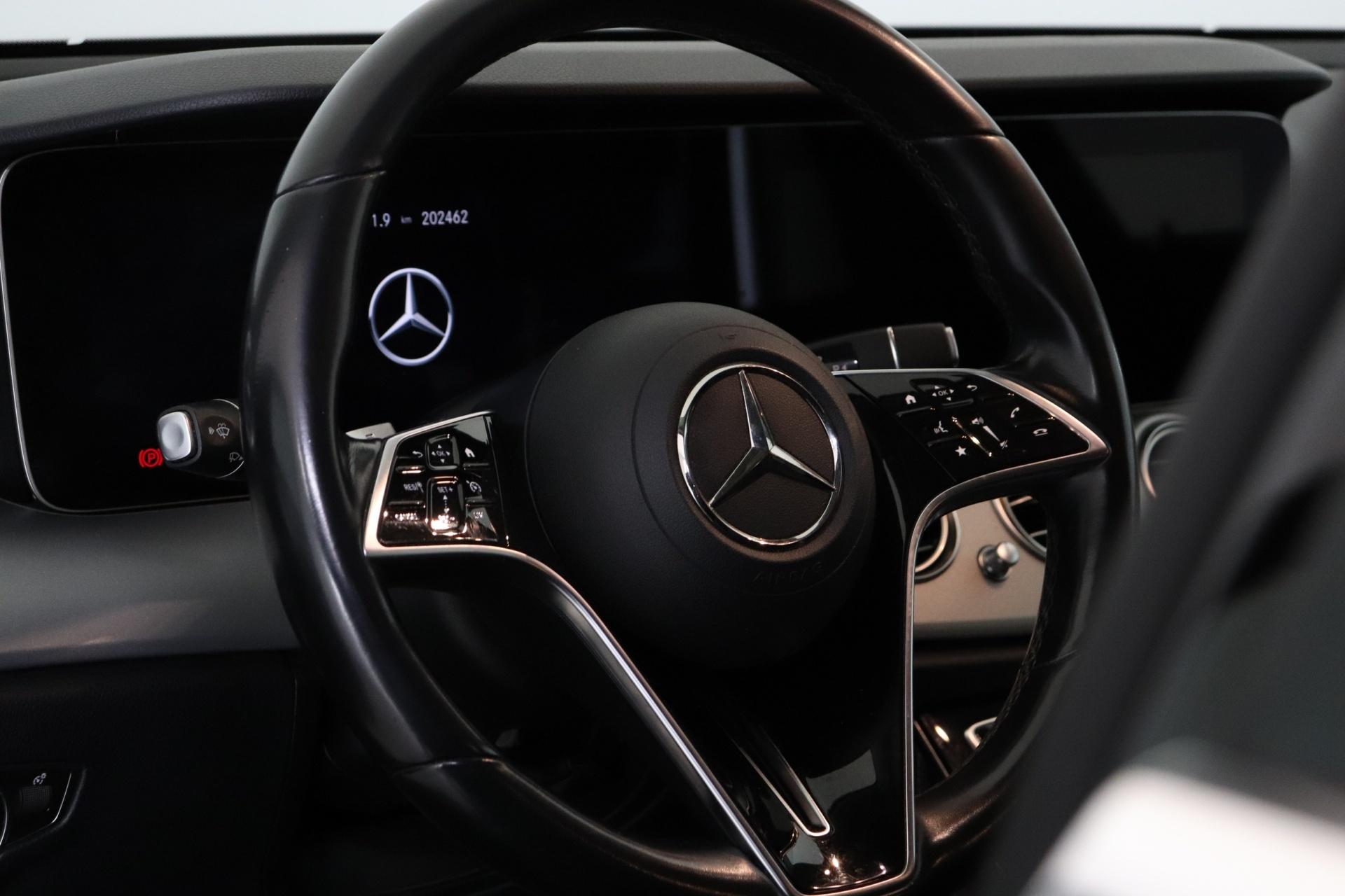 MERCEDES-BENZ E 2022