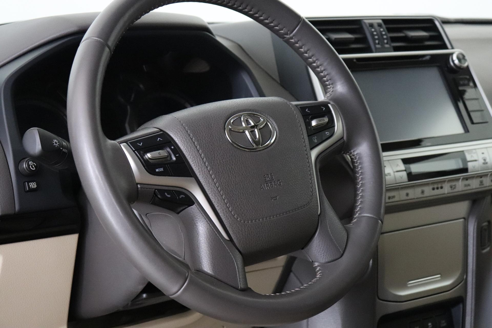 TOYOTA Land Cruiser 2020