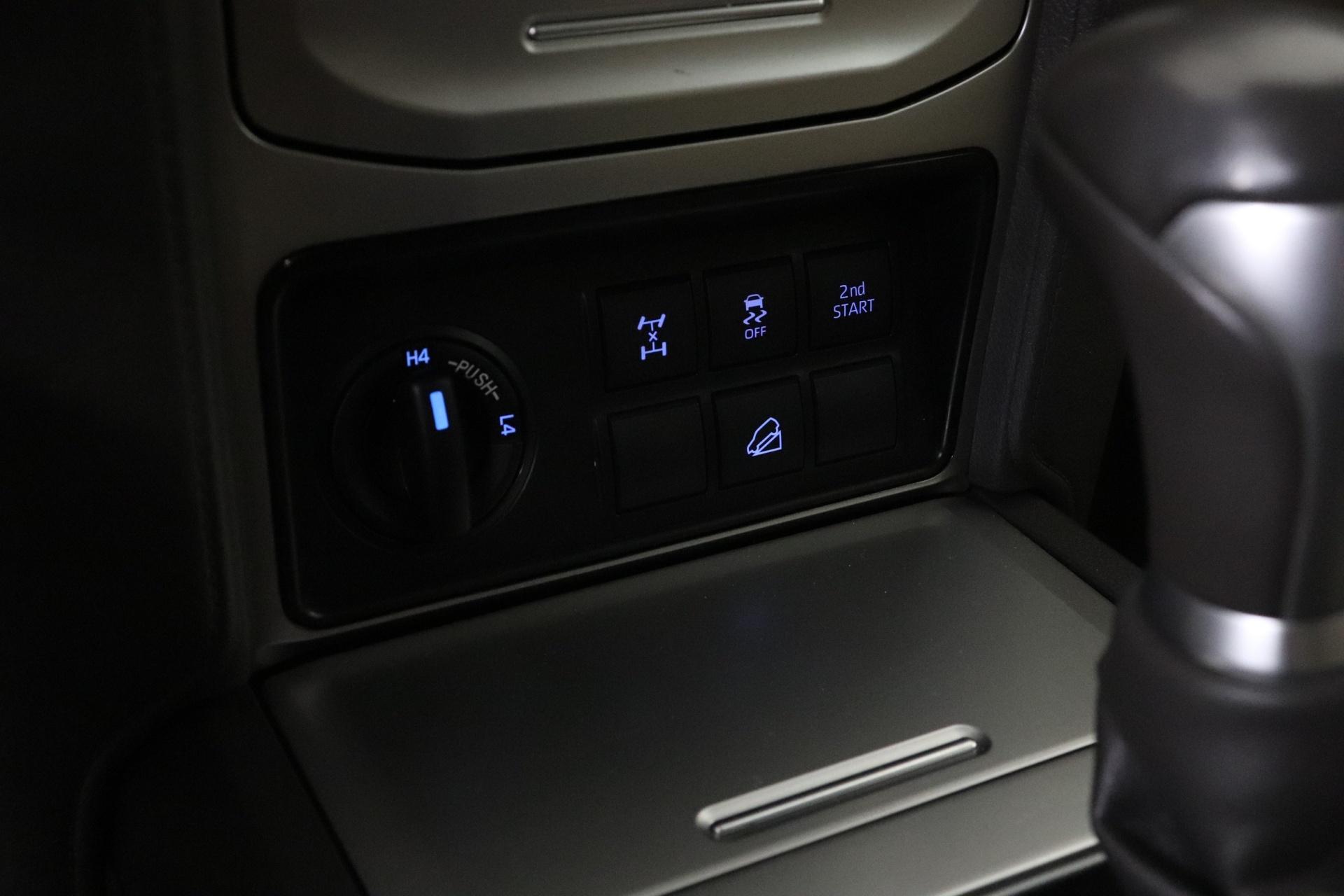 TOYOTA Land Cruiser 2020