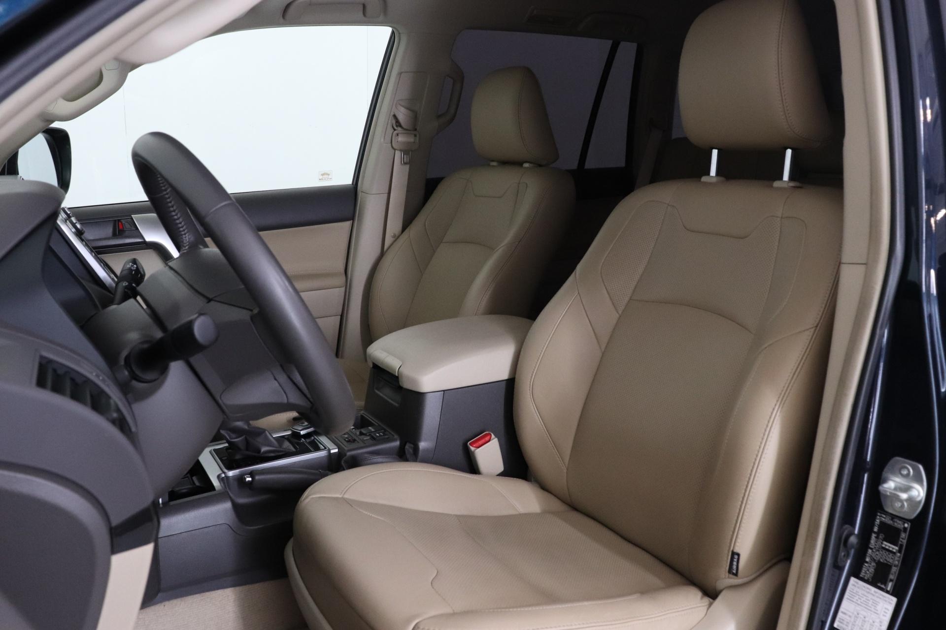 TOYOTA Land Cruiser 2020