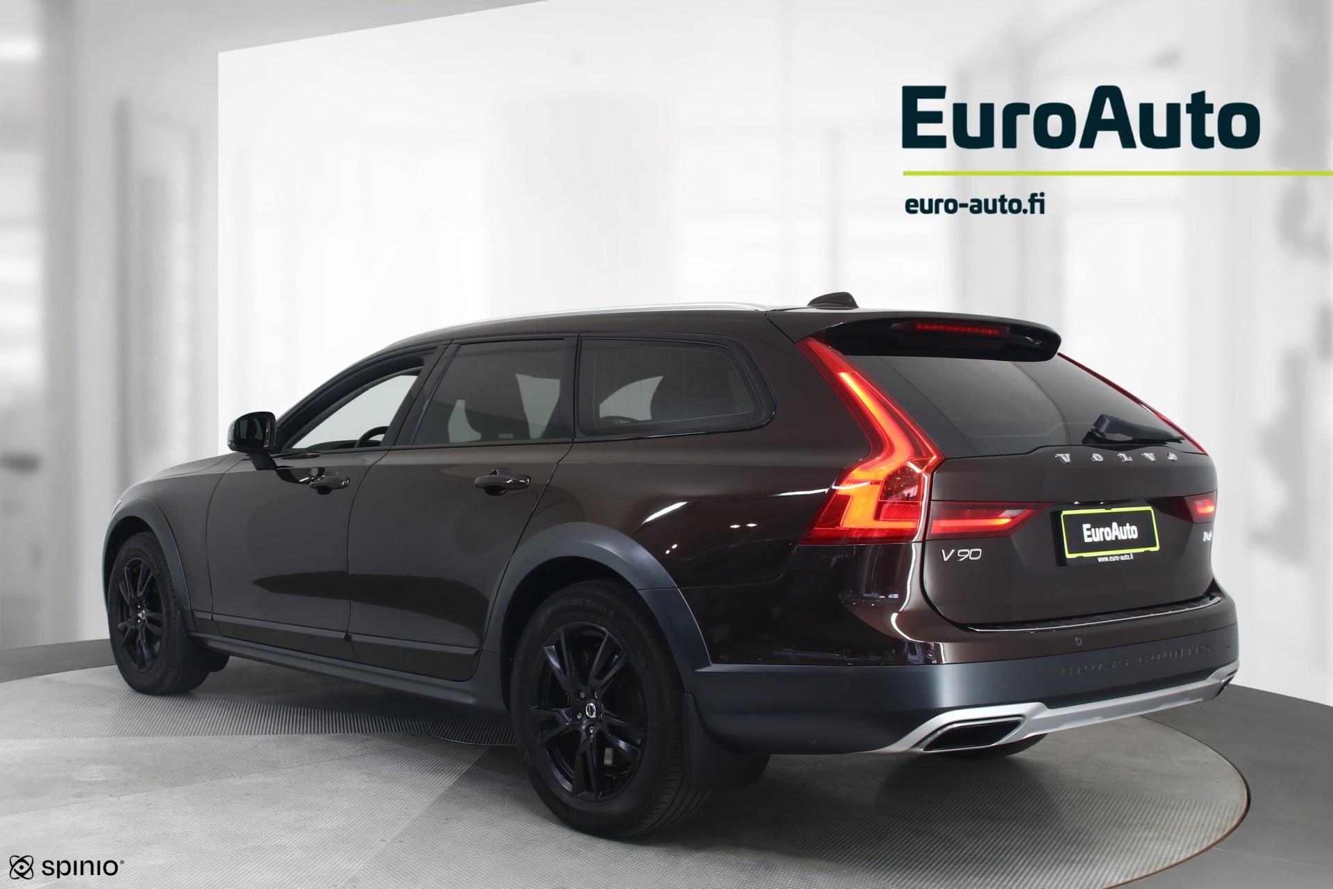 VOLVO V90 Cross Country 2018