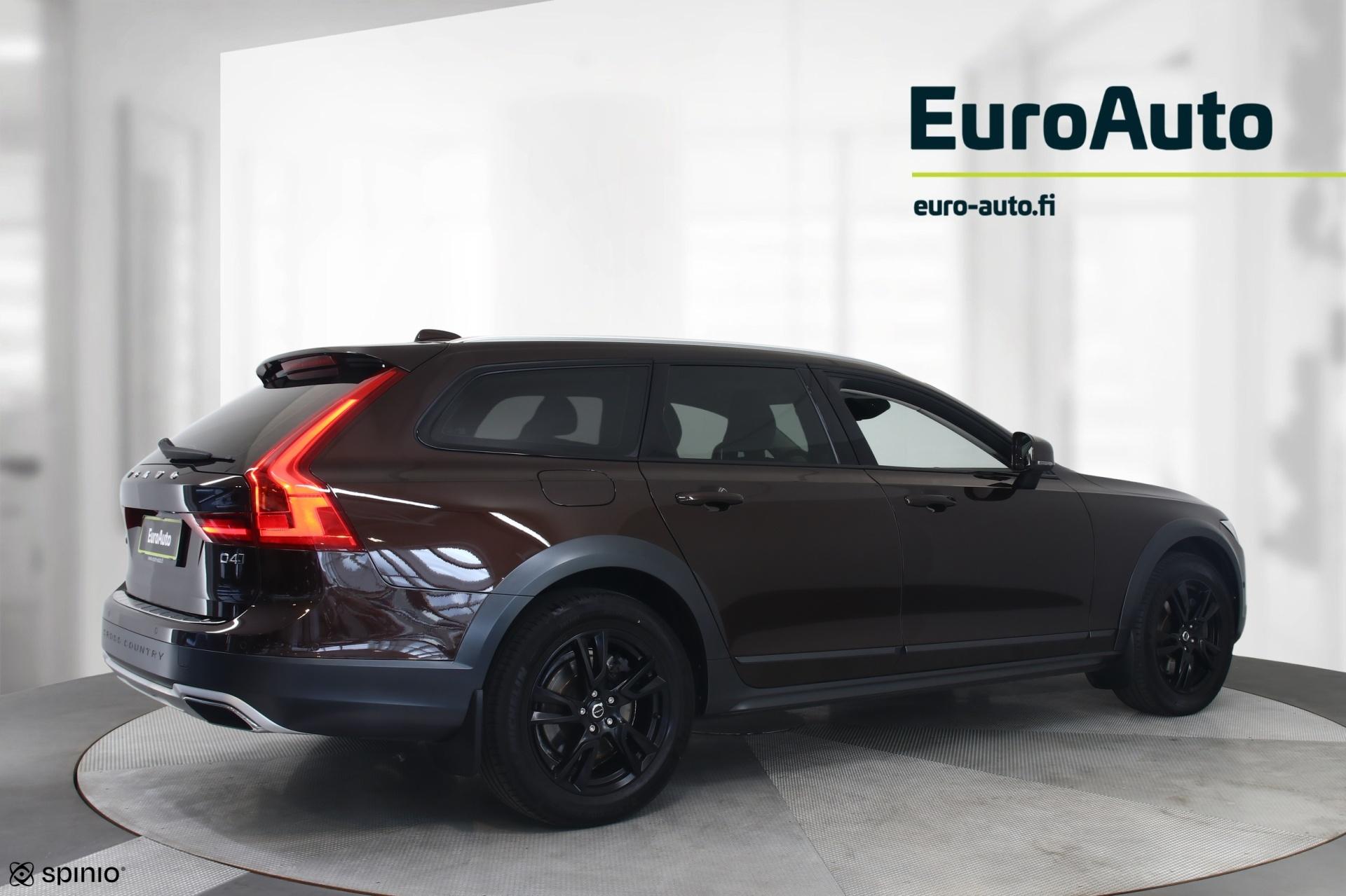 VOLVO V90 Cross Country 2018