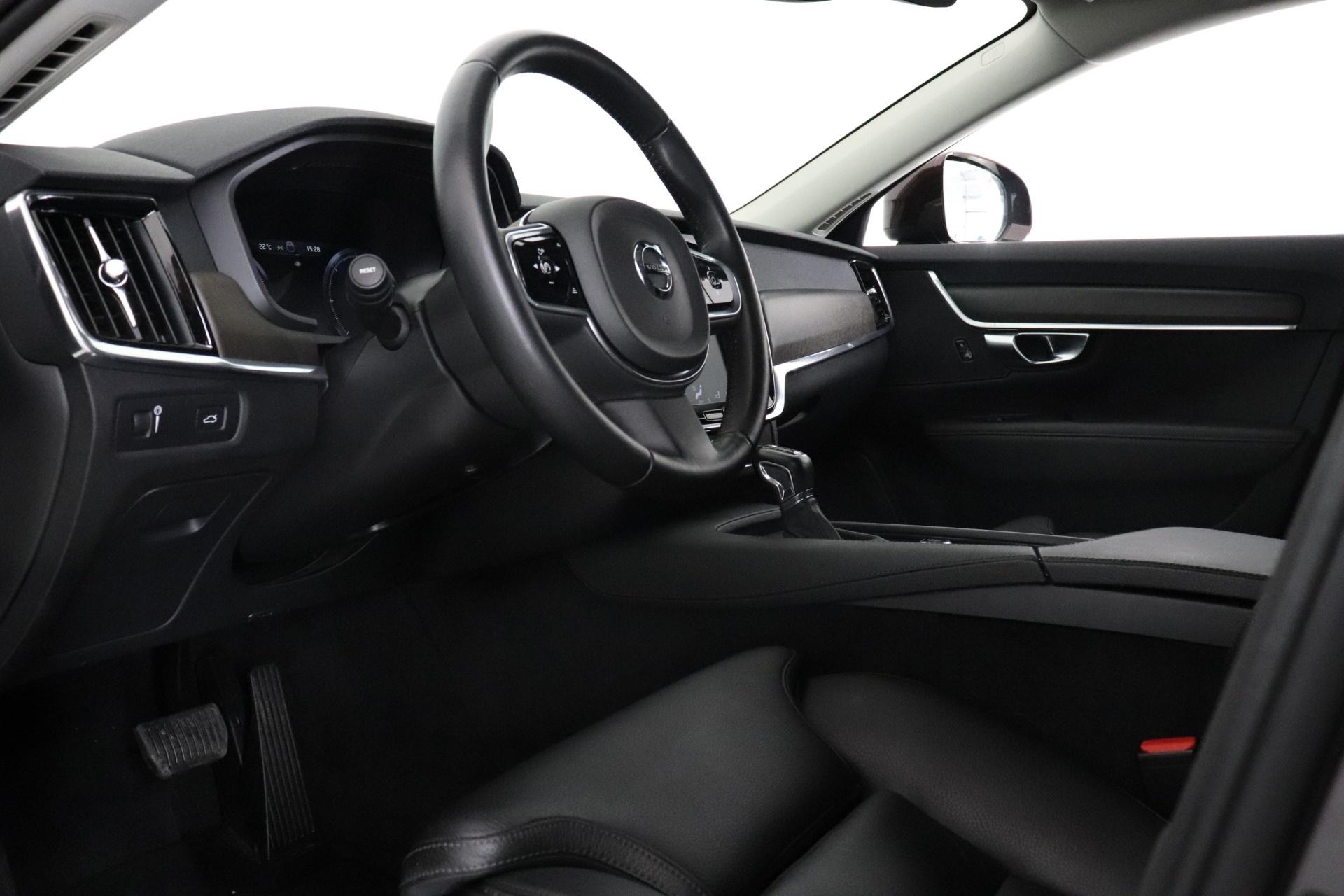 VOLVO V90 Cross Country 2018