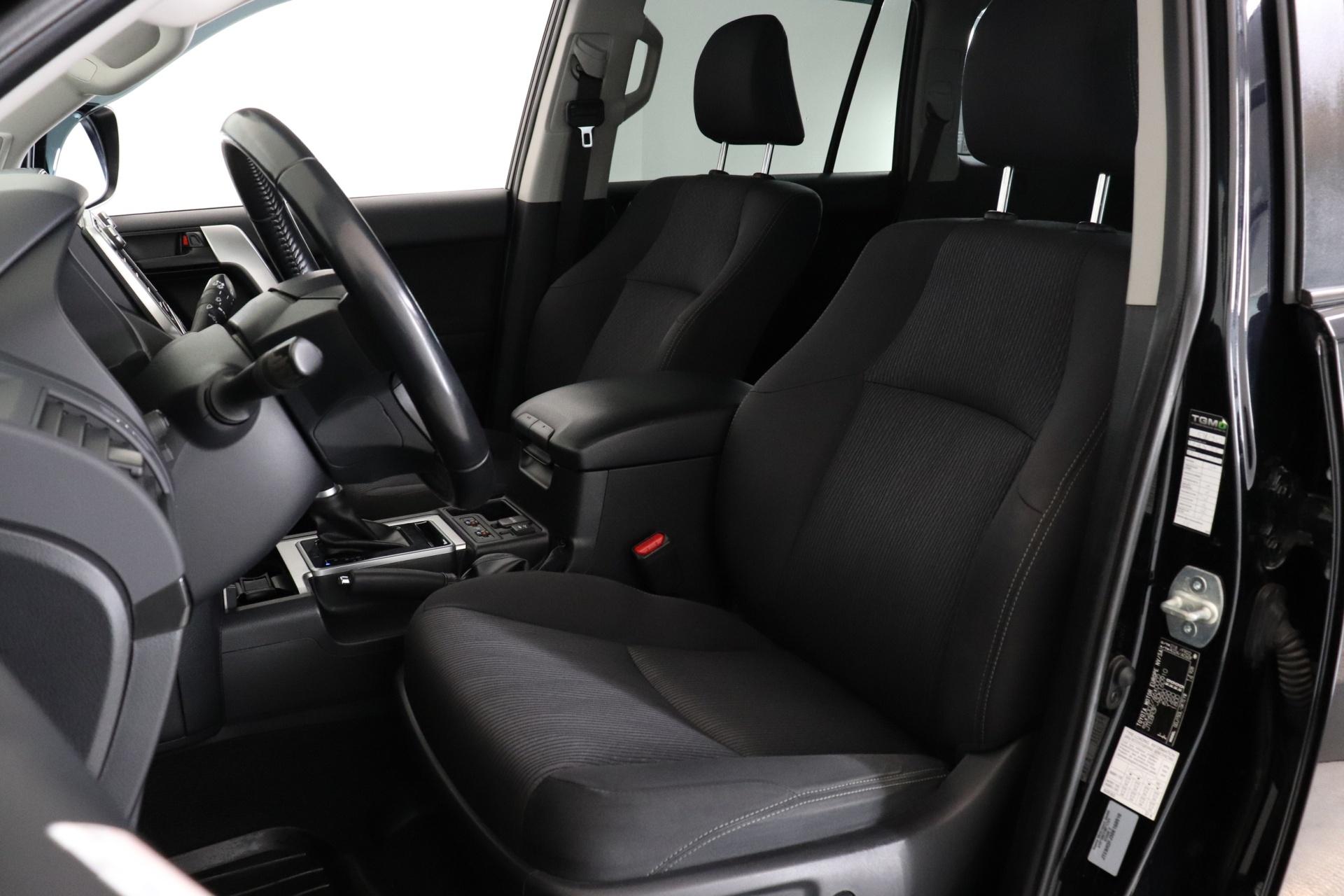 TOYOTA Land Cruiser 2020