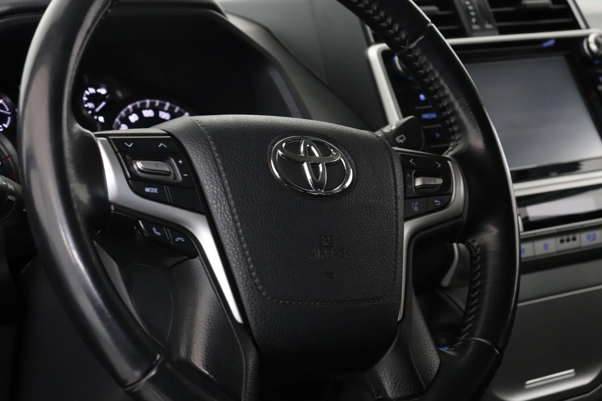 TOYOTA Land Cruiser 2020