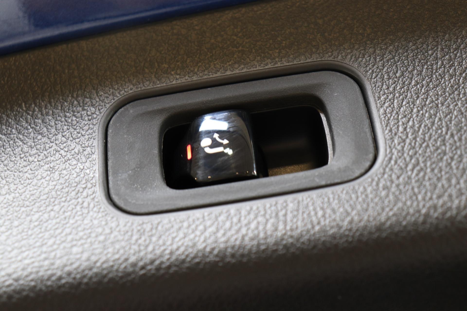 MERCEDES-BENZ GLC 2025