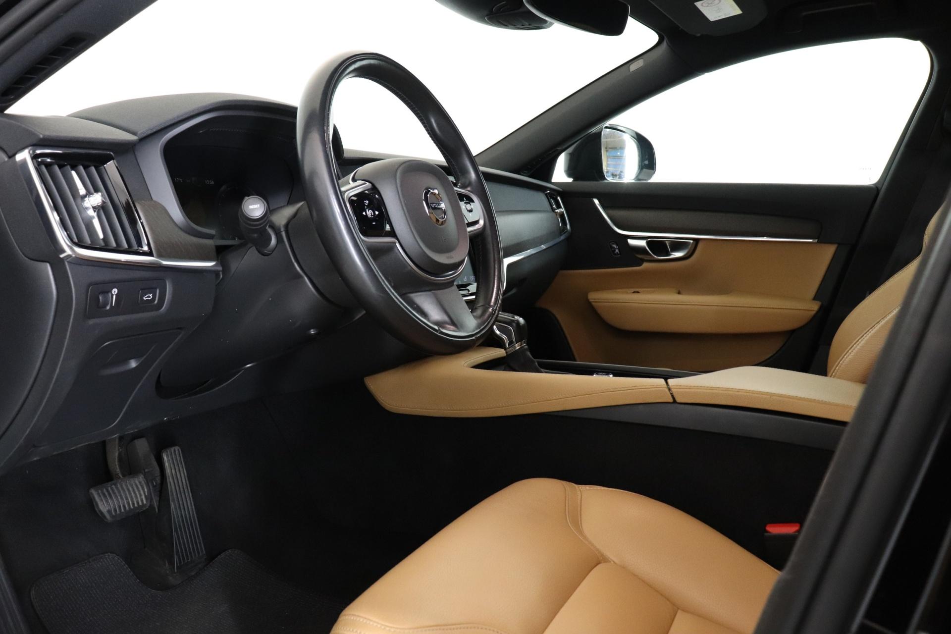 VOLVO V90 Cross Country 2018