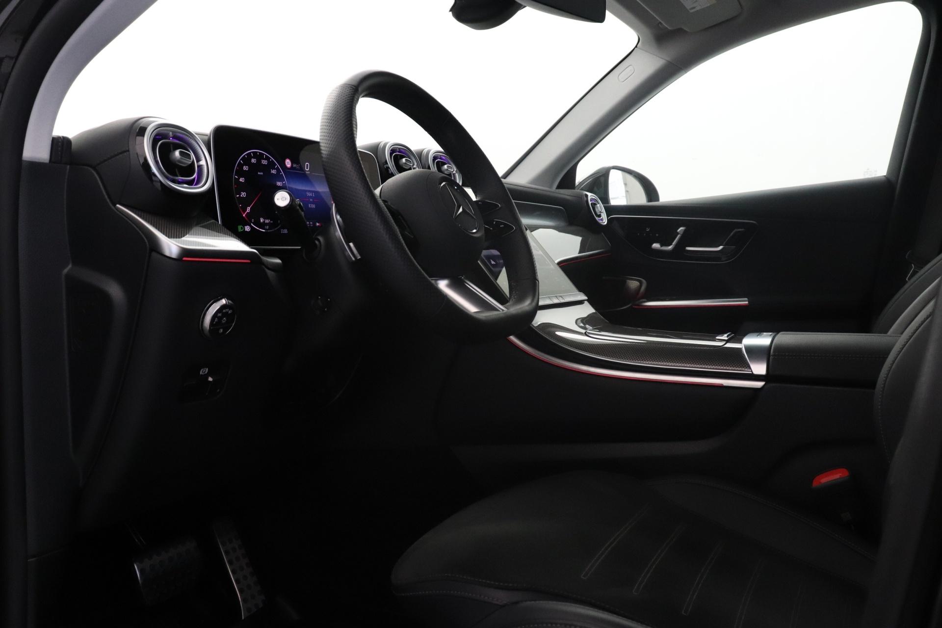 MERCEDES-BENZ GLC 2025
