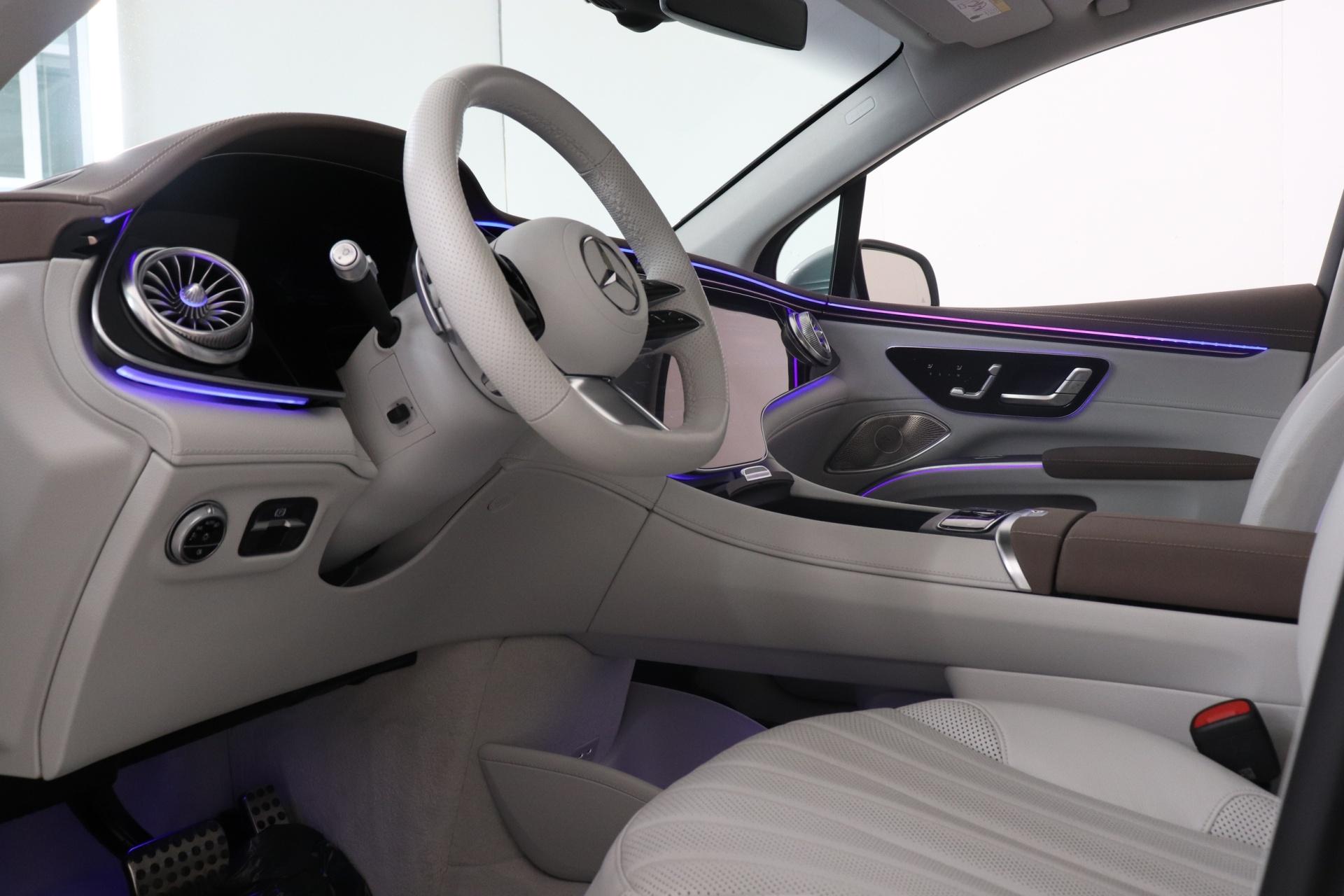 MERCEDES-BENZ EQS SUV 2024
