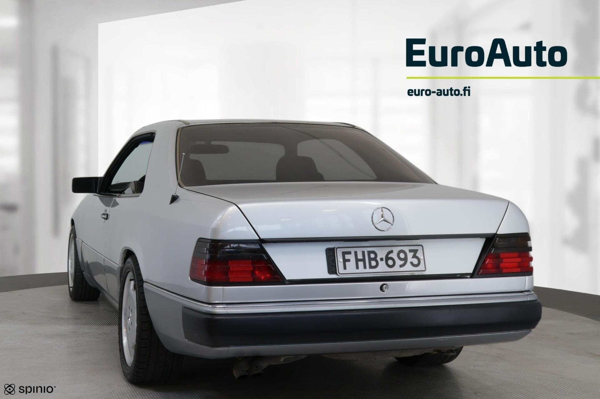 MERCEDES-BENZ 300 1992