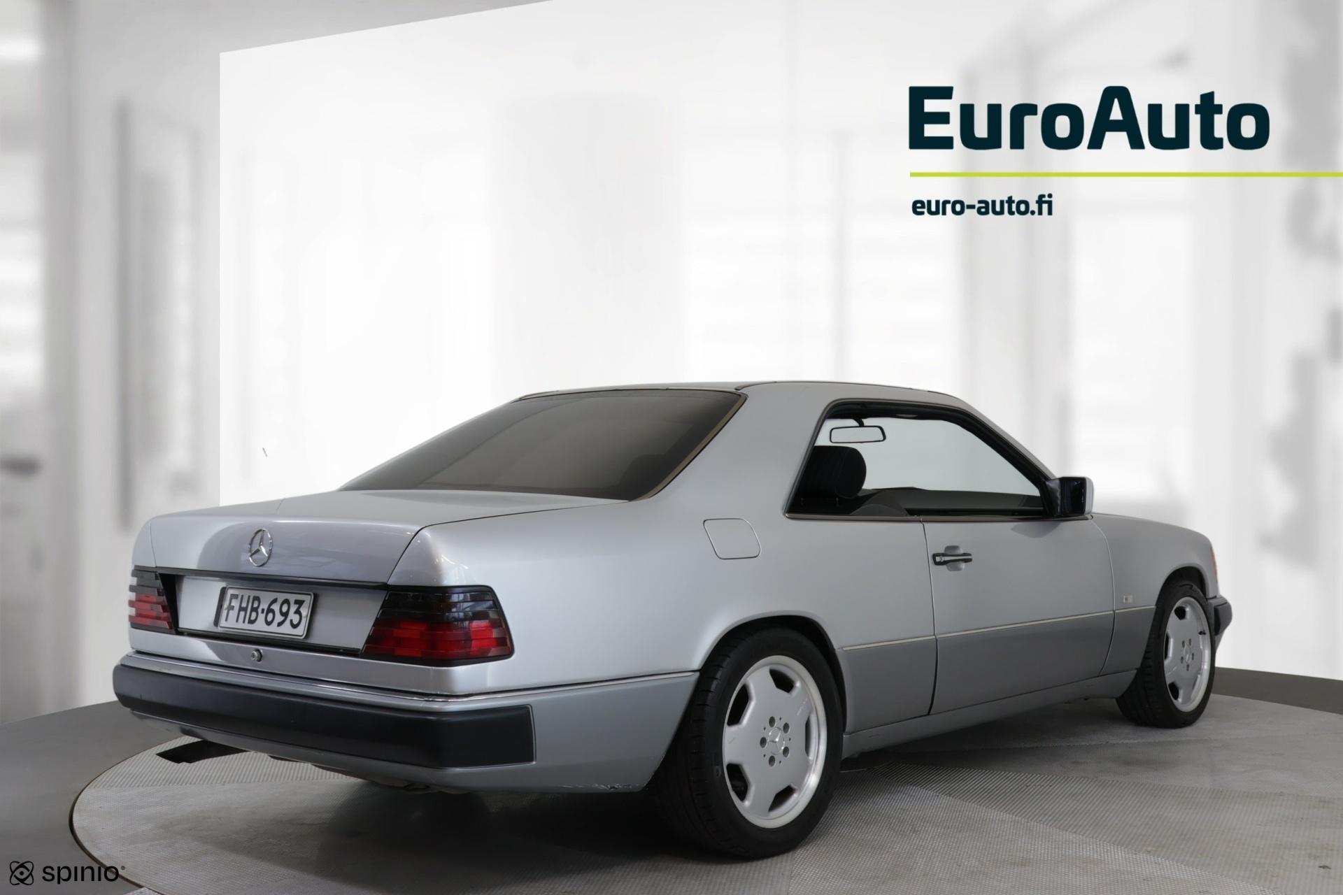 MERCEDES-BENZ 300 1992