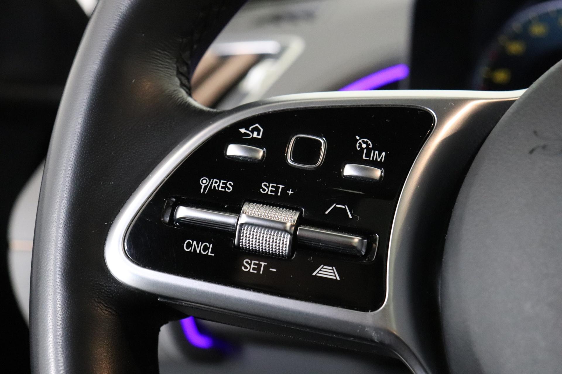 MERCEDES-BENZ EQC 2022