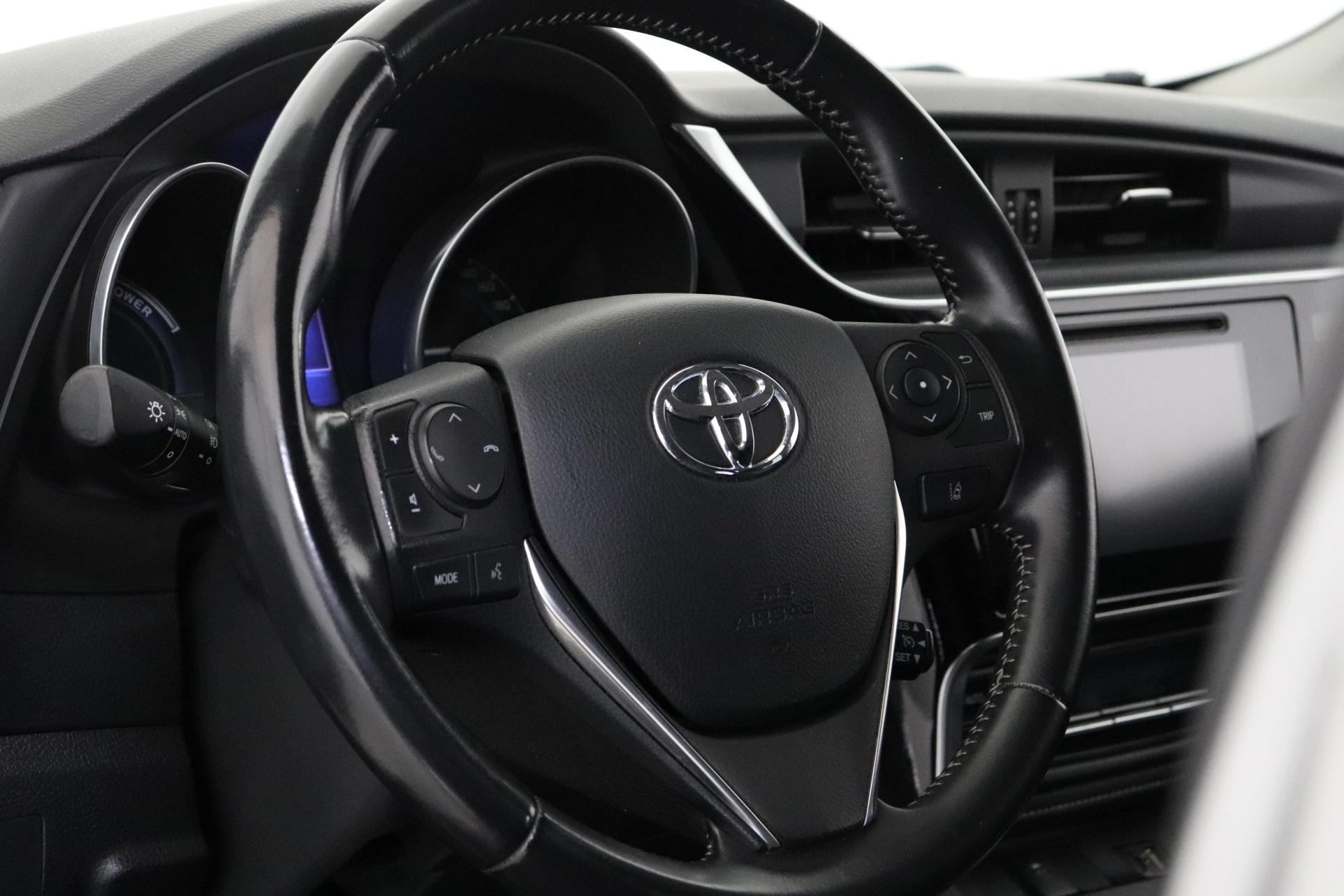 TOYOTA Auris 2017