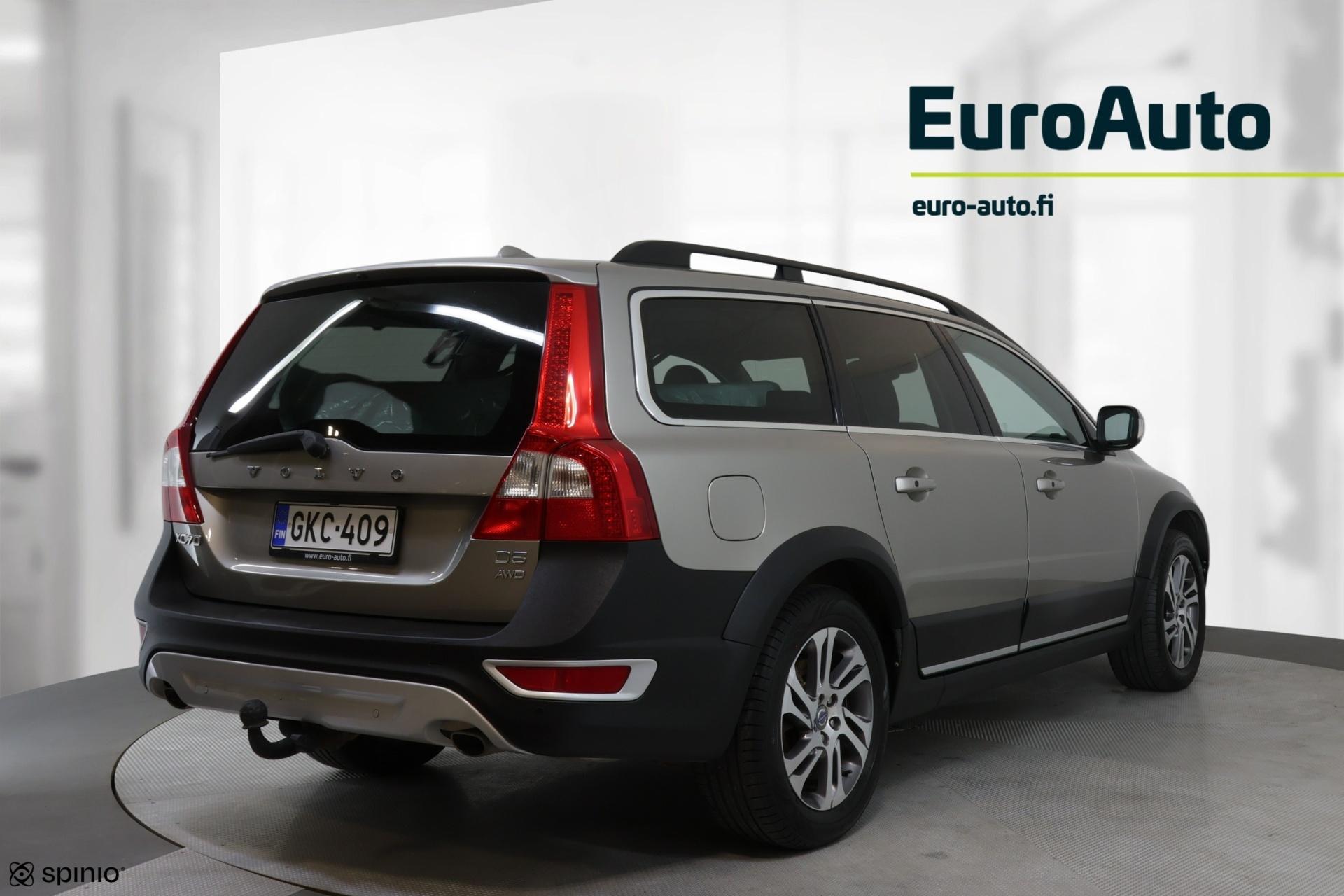 VOLVO XC70 6