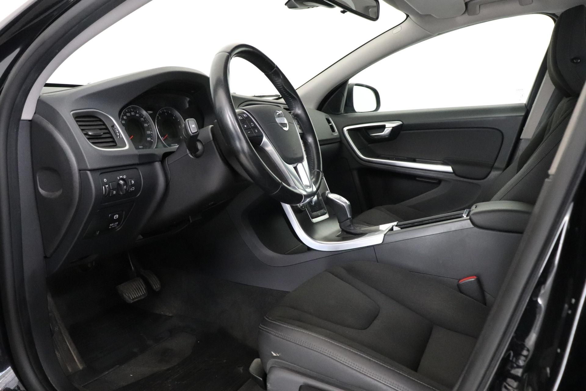 VOLVO V60 2013