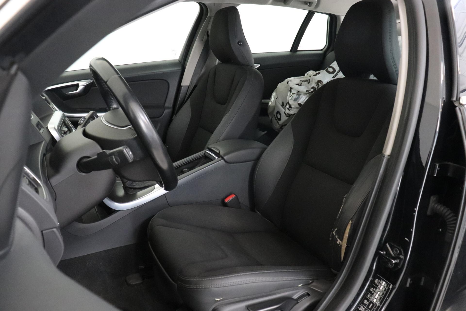 VOLVO V60 2013