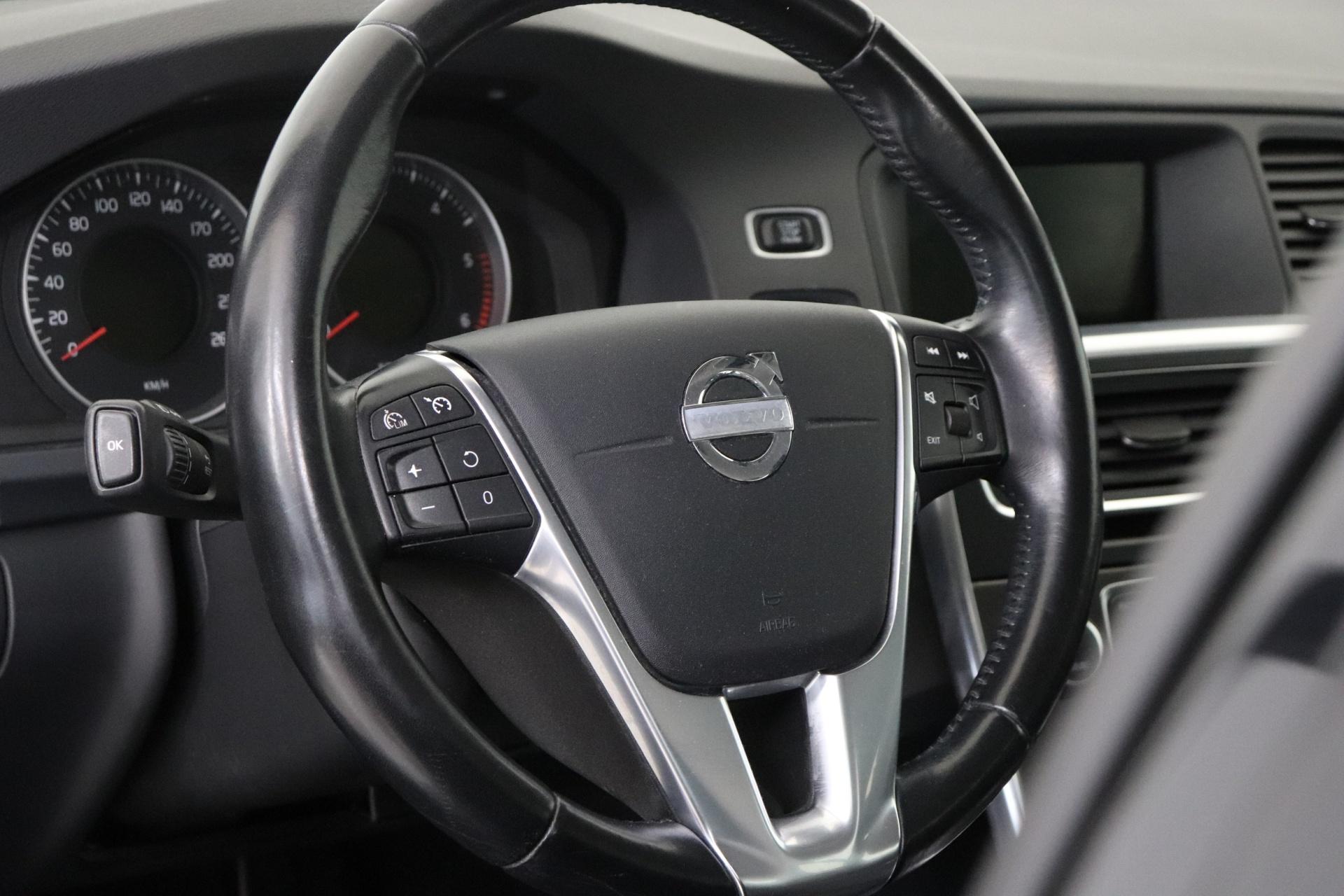 VOLVO V60 2013
