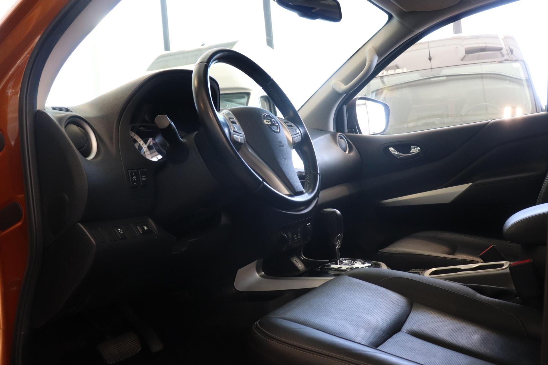 NISSAN Navara 2021