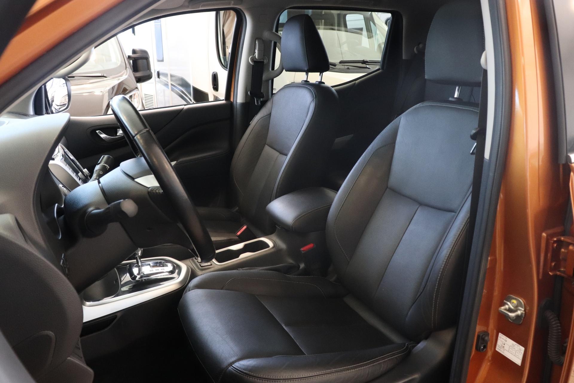 NISSAN Navara 2021