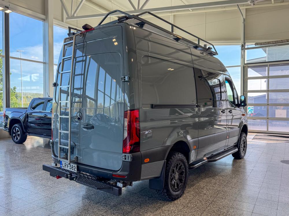 MERCEDES-BENZ Sprinter 2023