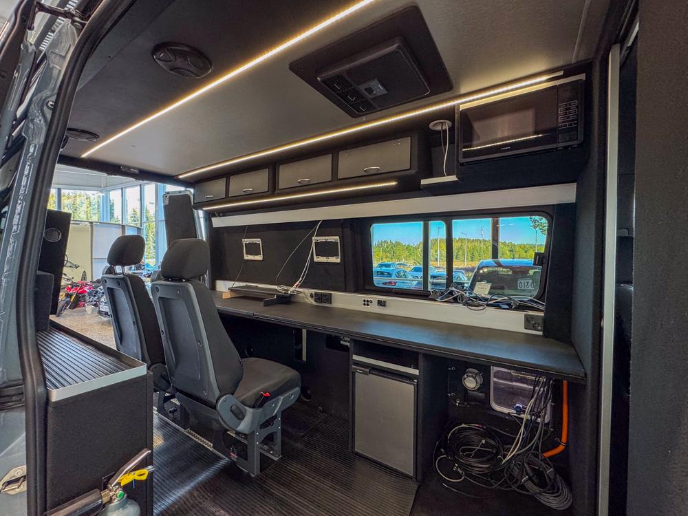 MERCEDES-BENZ Sprinter 2023