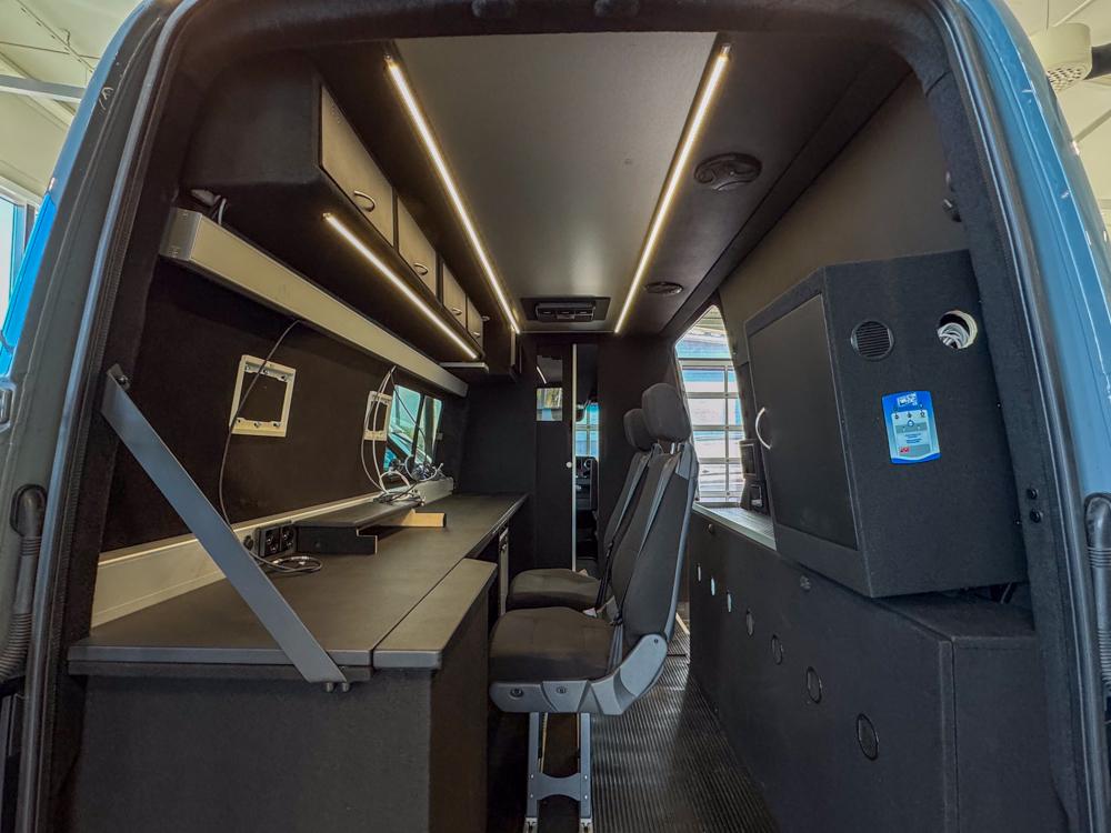 MERCEDES-BENZ Sprinter 2023