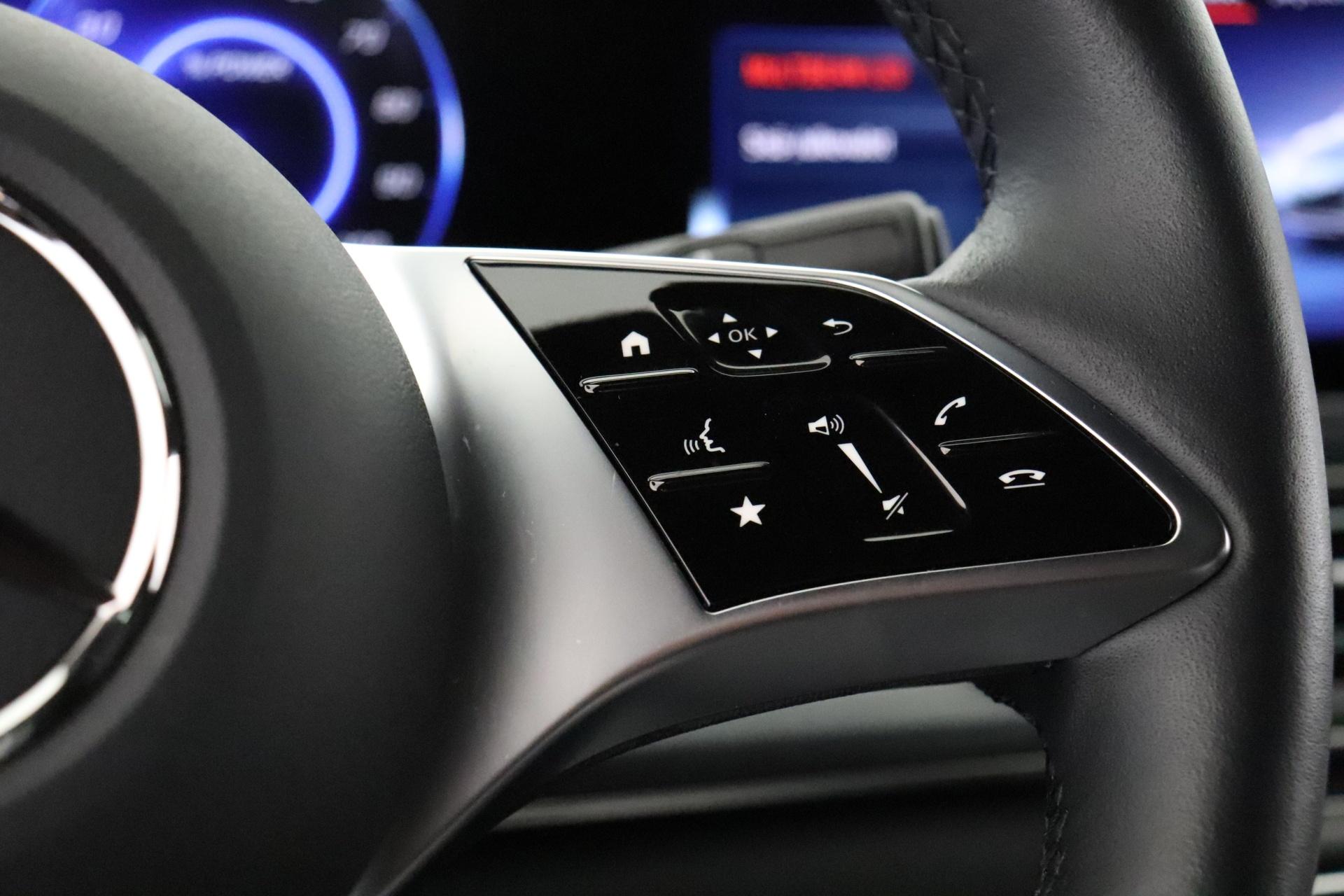 MERCEDES-BENZ EQV 2024