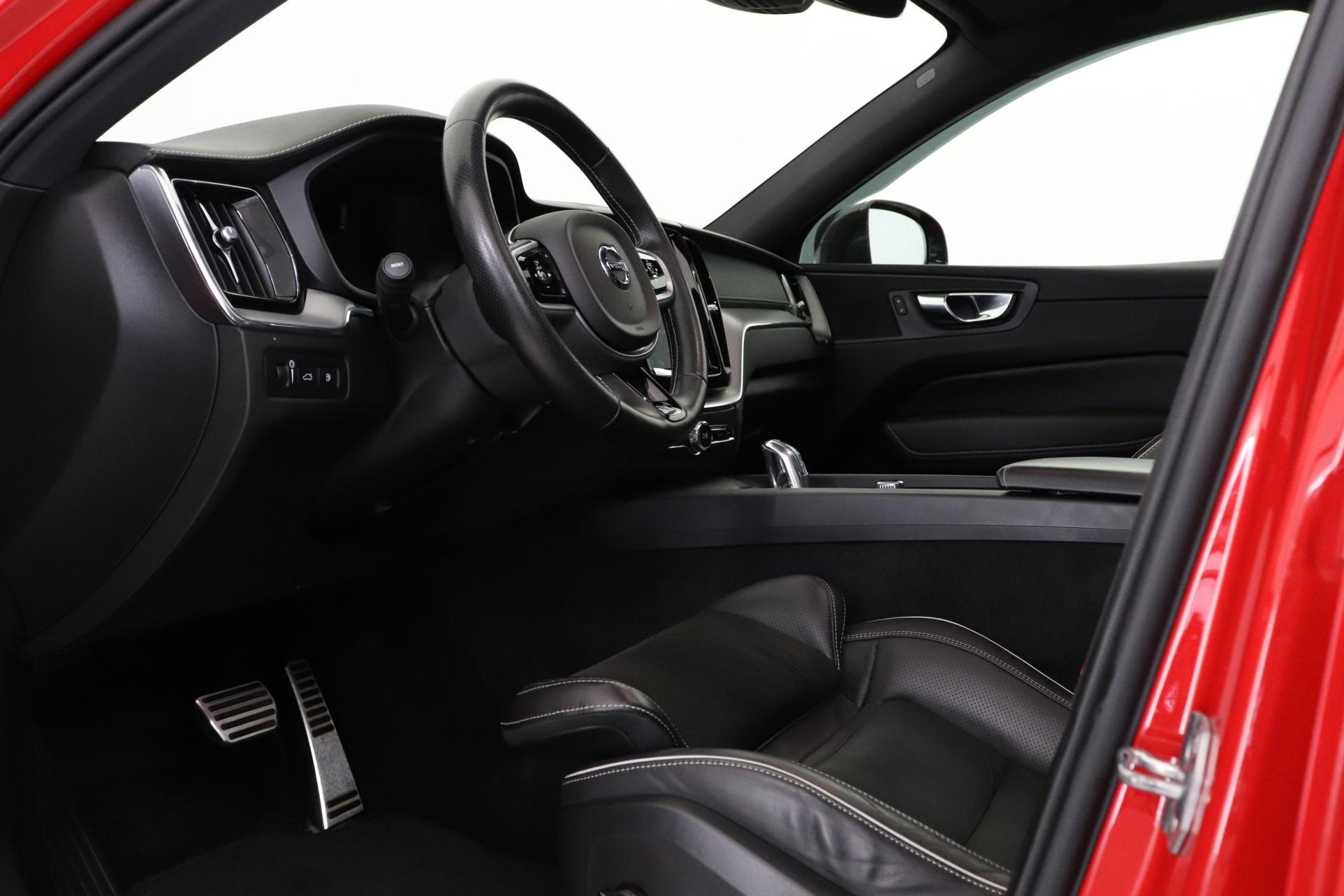 VOLVO XC60 2019