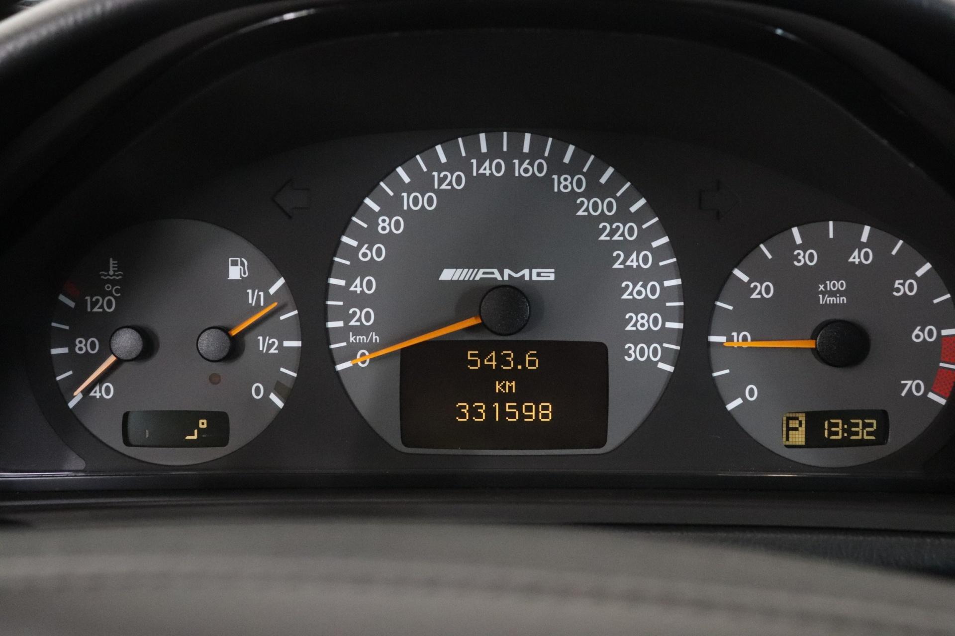 MERCEDES-BENZ CLK 55 AMG 2001