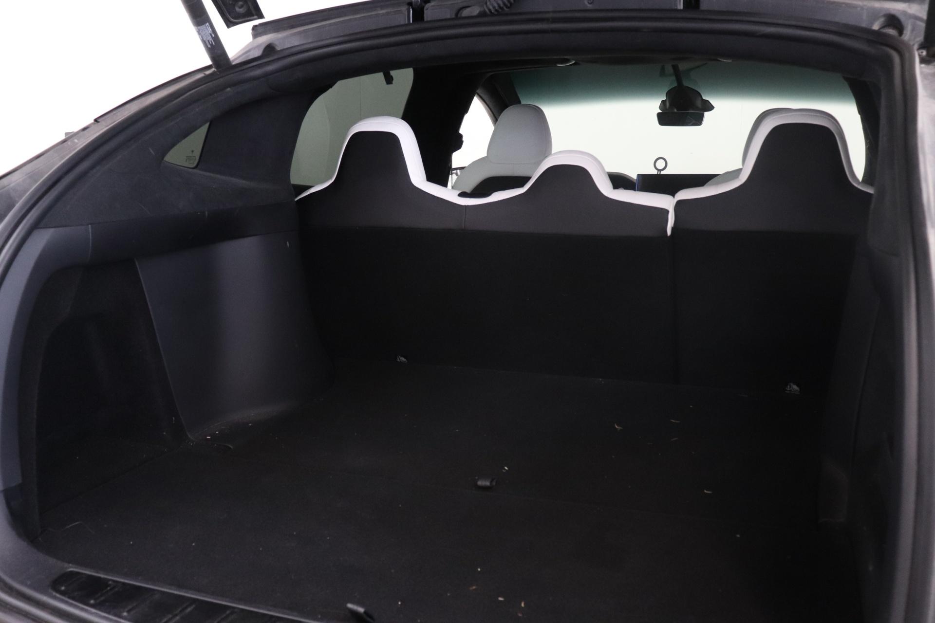 TESLA Model X 2023
