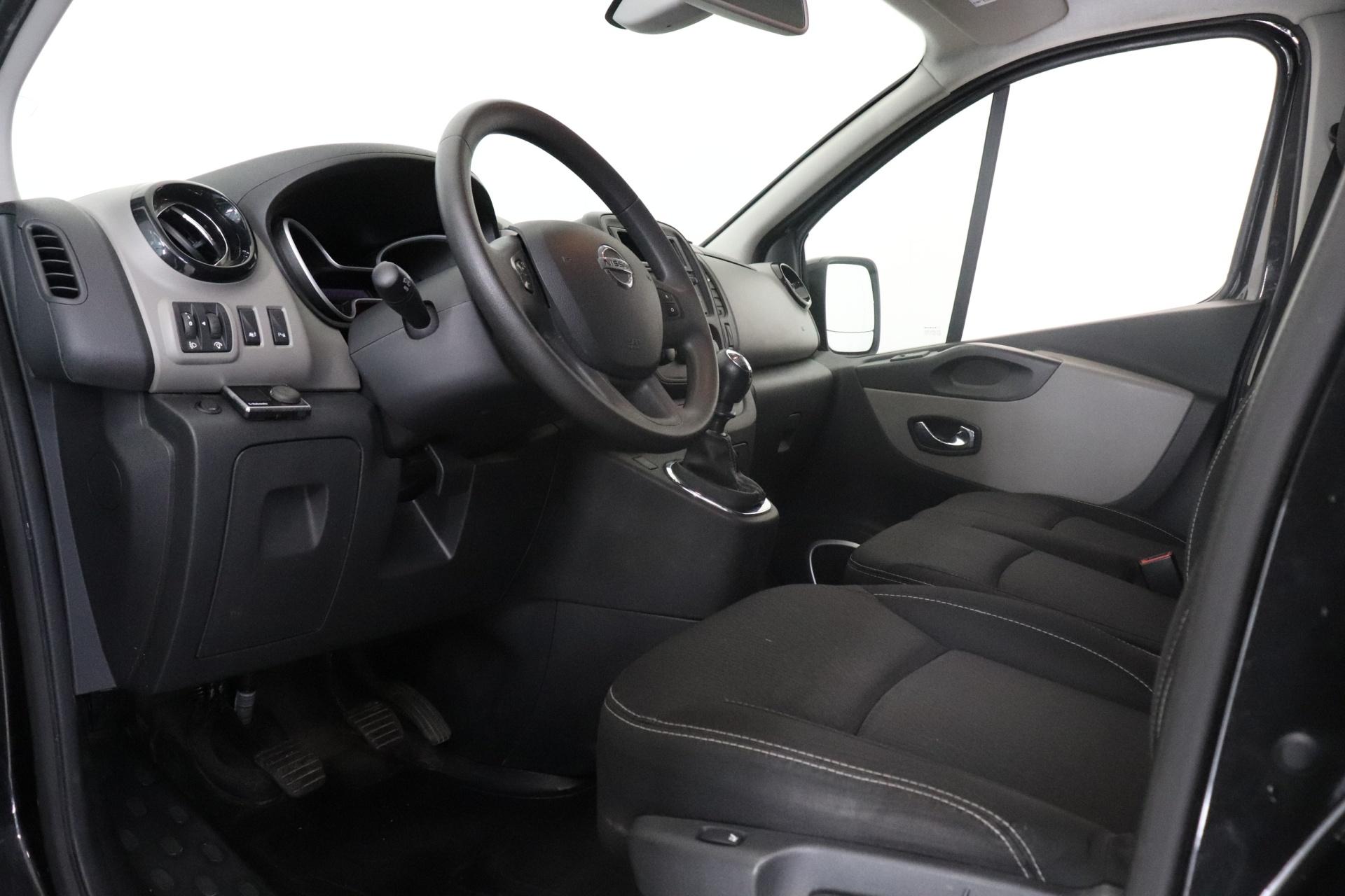 NISSAN NV300 2017