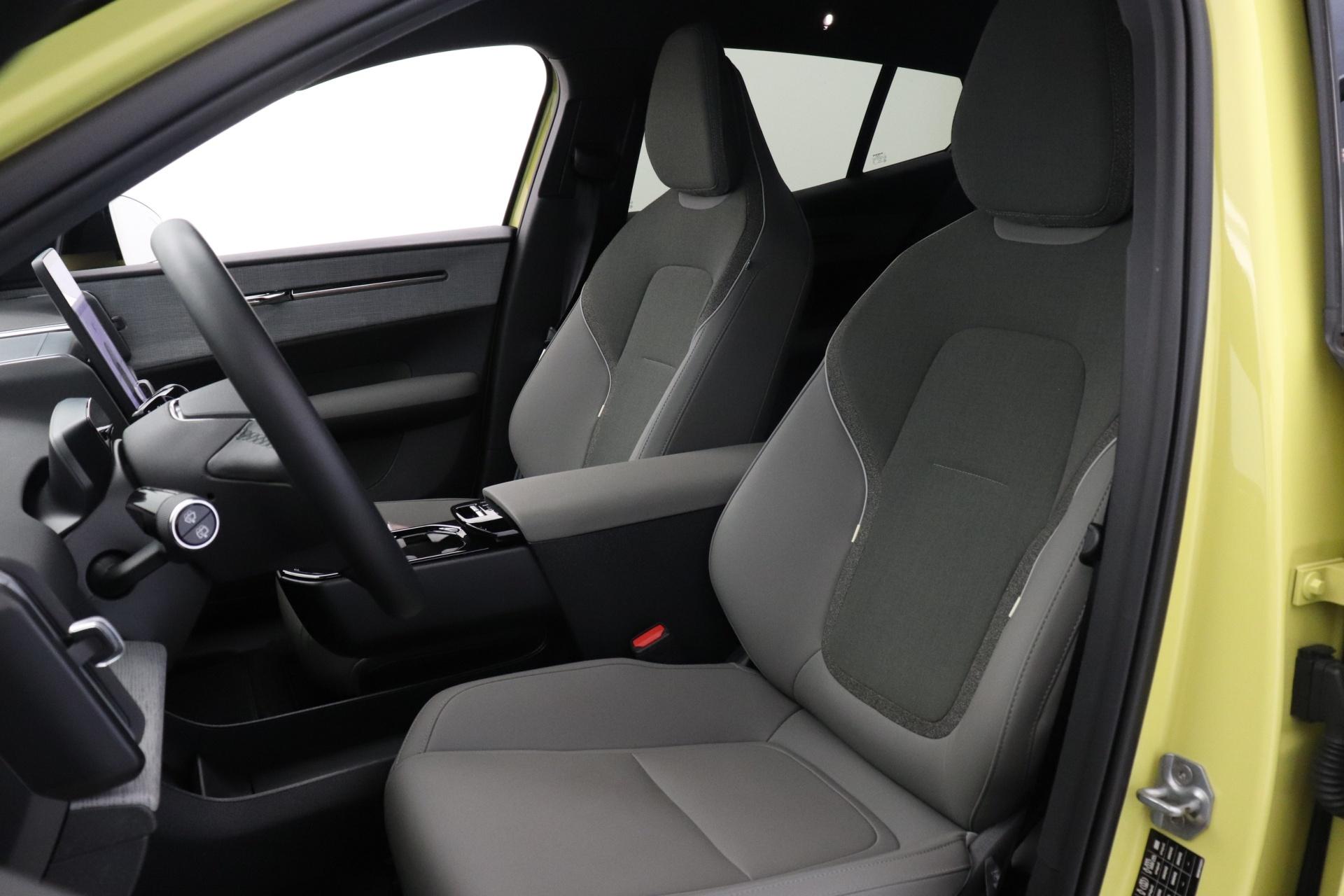 VOLVO EX30 2024
